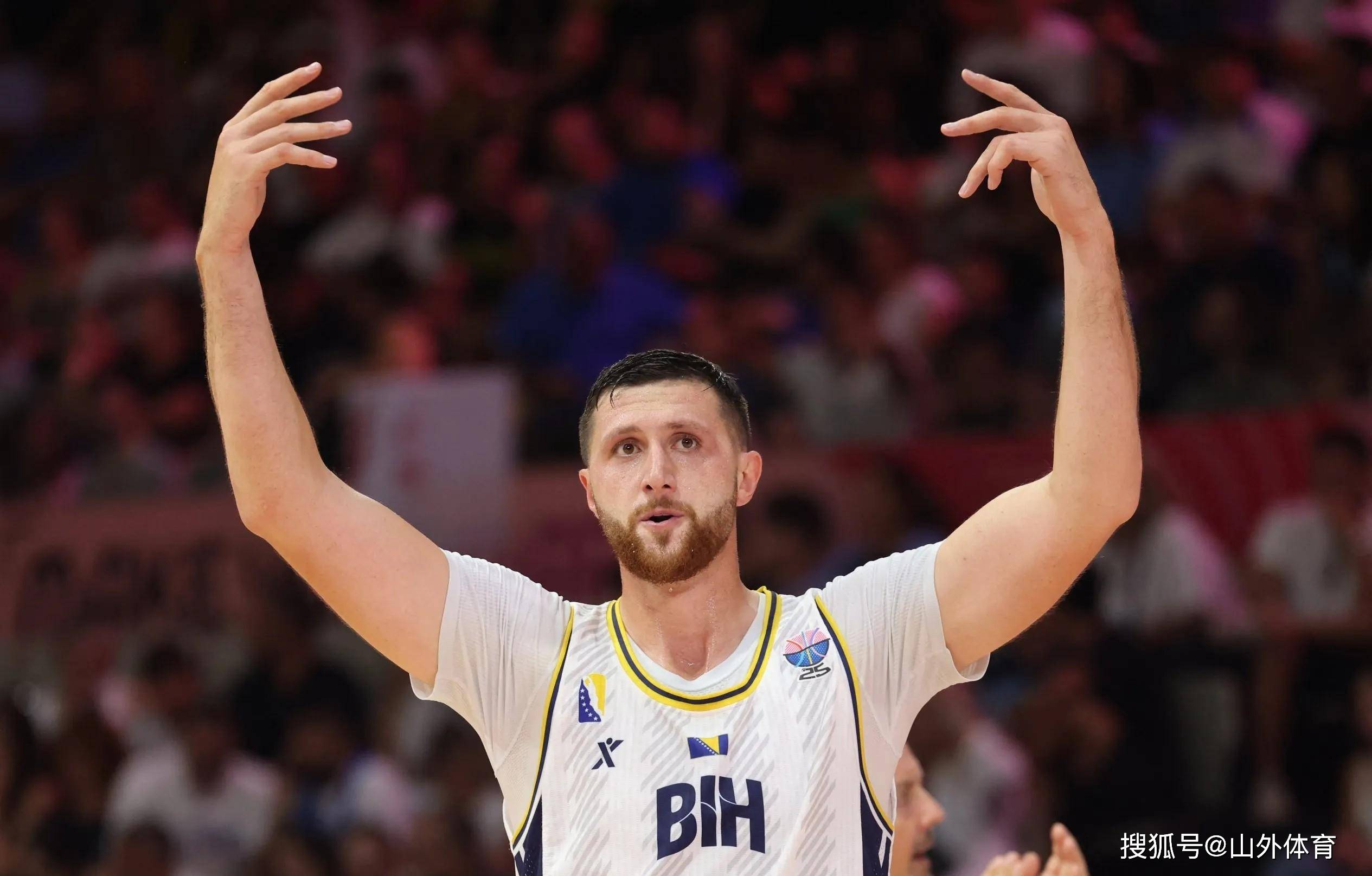 爱游戏官网-东契奇新星重返赛场表现突出，西班牙队前途光明！赛场气氛高涨的简单介绍