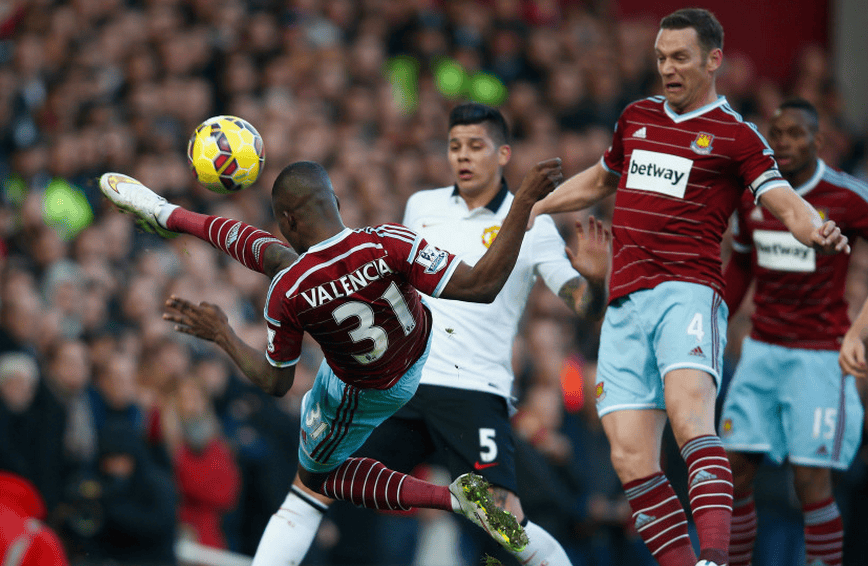 爱游戏官网-西汉姆训练开放日，窗口期单刀错失引欢呼，社区盾在即，球队文化再被提及