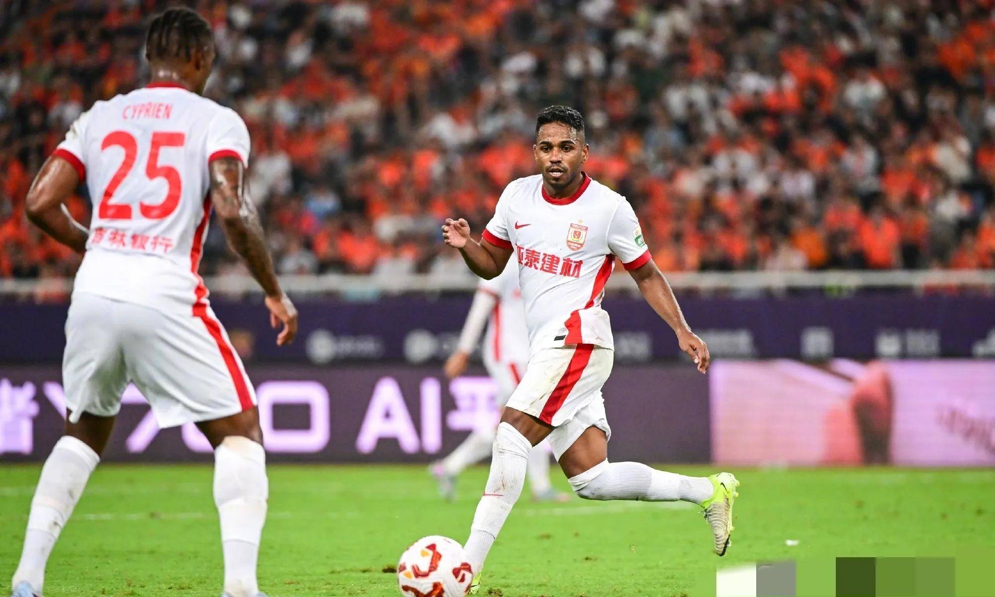 爱游戏app-全明星赛清晨走向成谜；山东泰山再遭质疑；震撼外界；纪律约束更严格