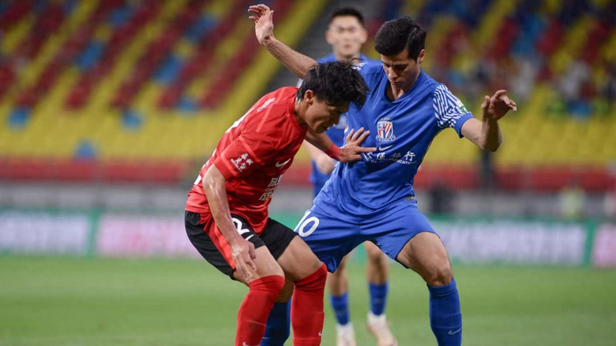 爱游戏-清晨成都蓉城调整名单以备英超,手感冰凉环节打磨,气氛紧张,轮换策略成焦点的简单介绍